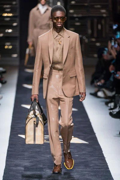 Look 1